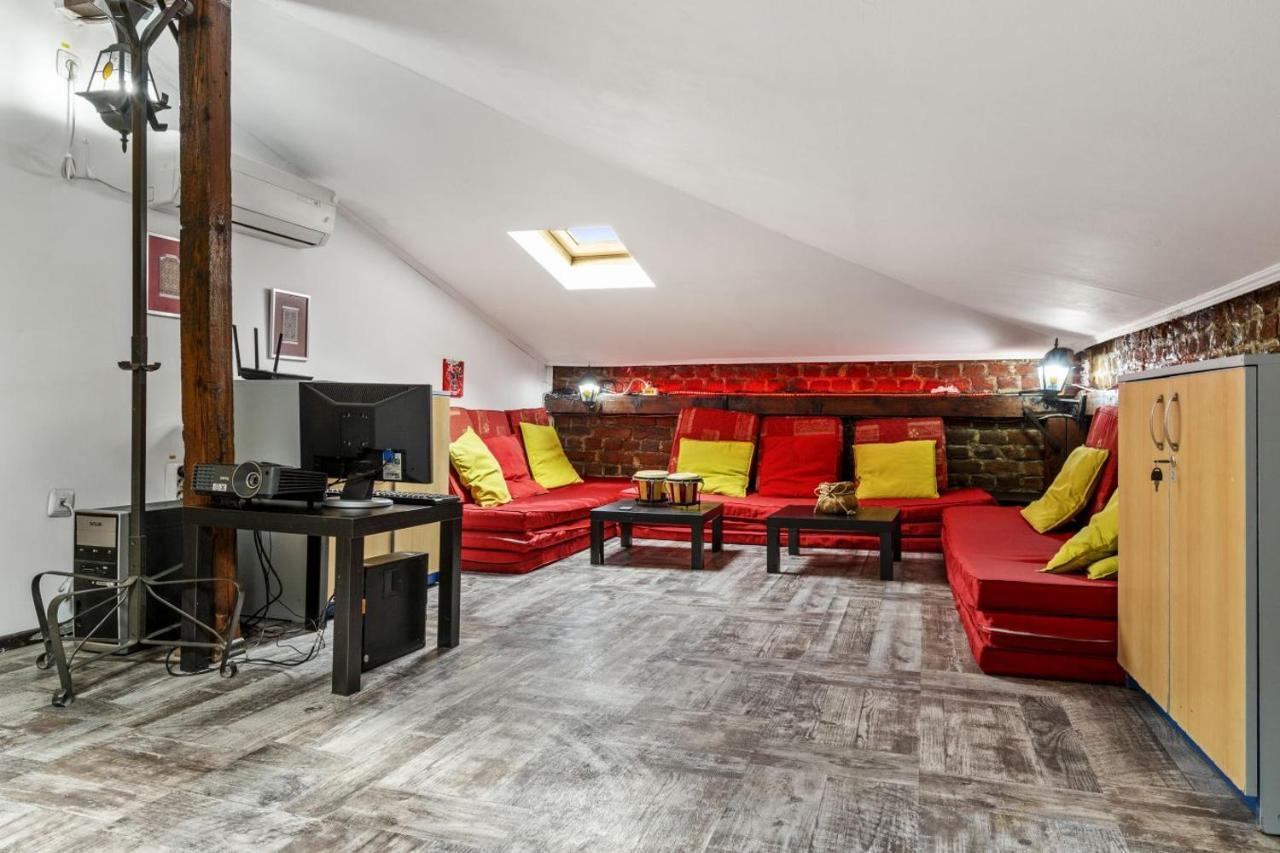 בוקרשט Friends Hostel מראה חיצוני תמונה